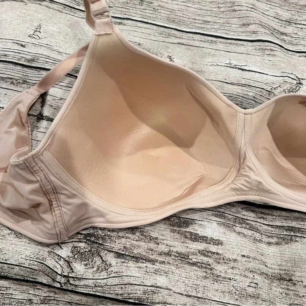 Torrid Light Pink/Cream Seamless Wireless Bra with Adjustable Straps Size 40DD